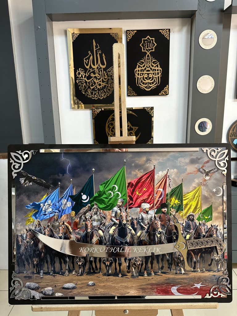 Türk Liderleri Kılıçlı Cam Tablo