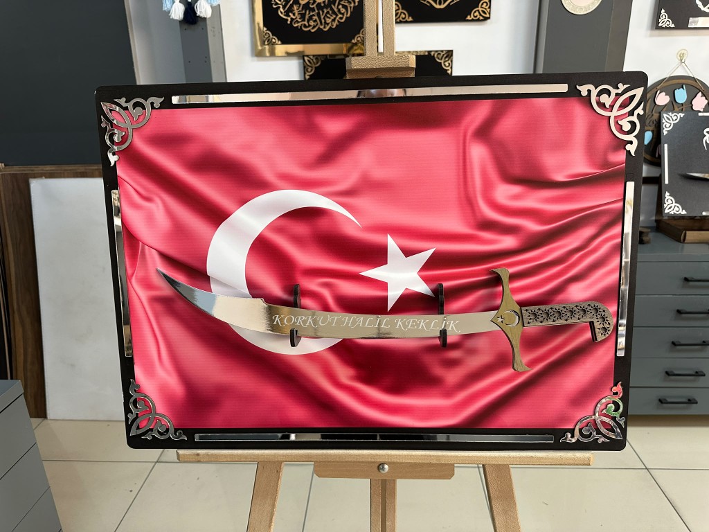 Türk Bayragı Kılıçlı Tablo